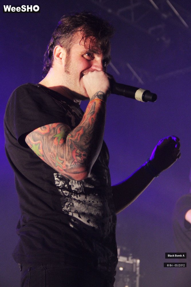 34/34 photos du spectacle Black Bomb A