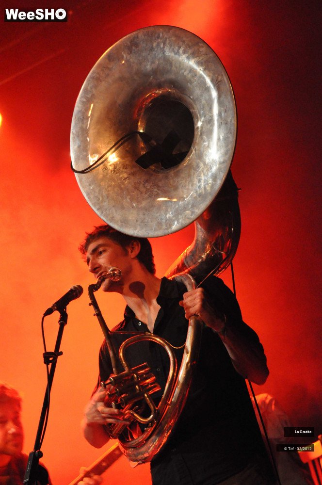 33/35 photos du spectacle La Goutte