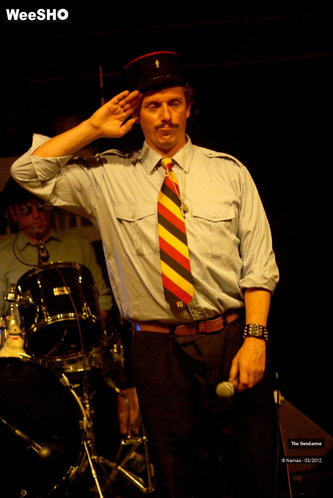 26/37 photos du spectacle The Gendarme