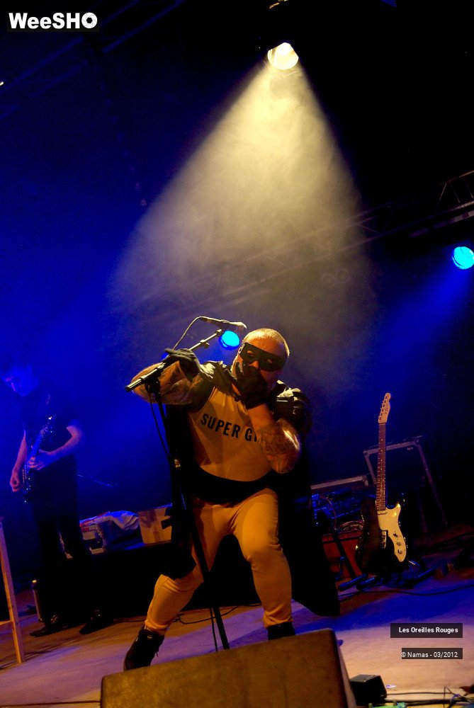 25/26 photos du spectacle Les Oreilles Rouges