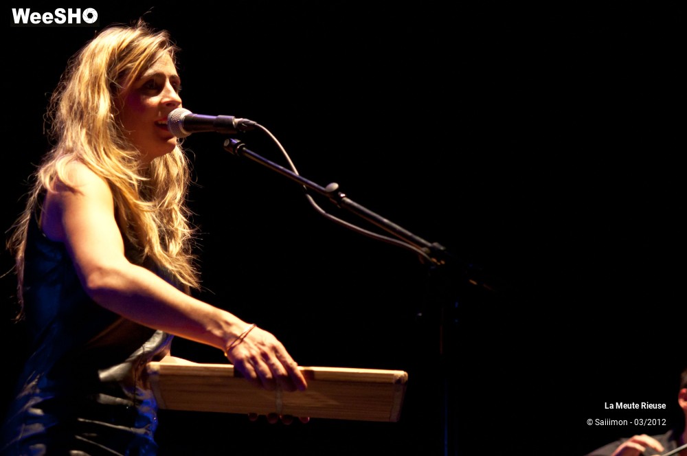 4/32 photos du spectacle La Meute Rieuse