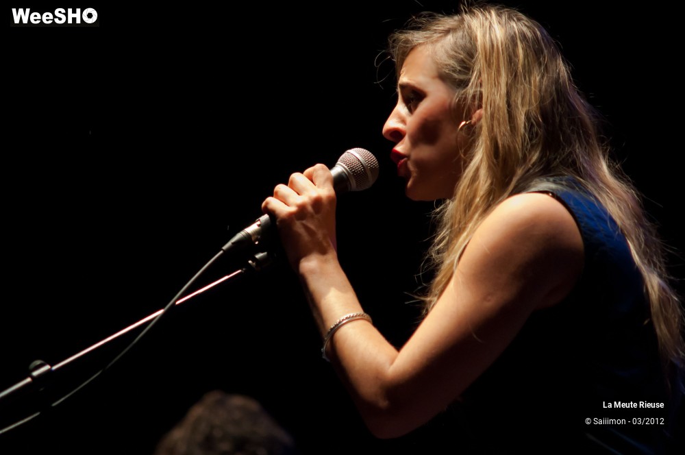 5/32 photos du spectacle La Meute Rieuse