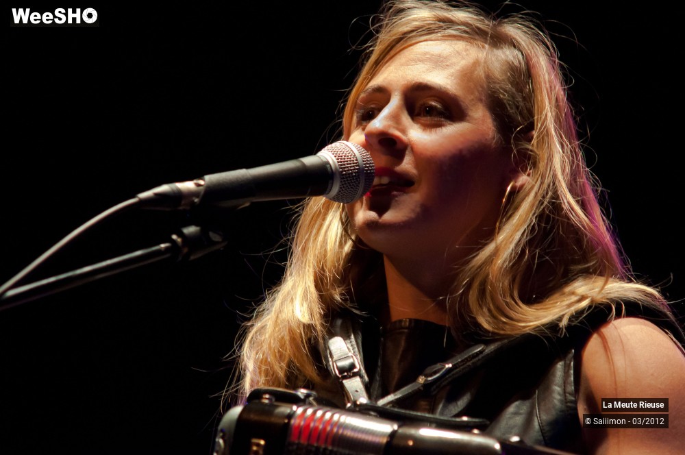 8/32 photos du spectacle La Meute Rieuse