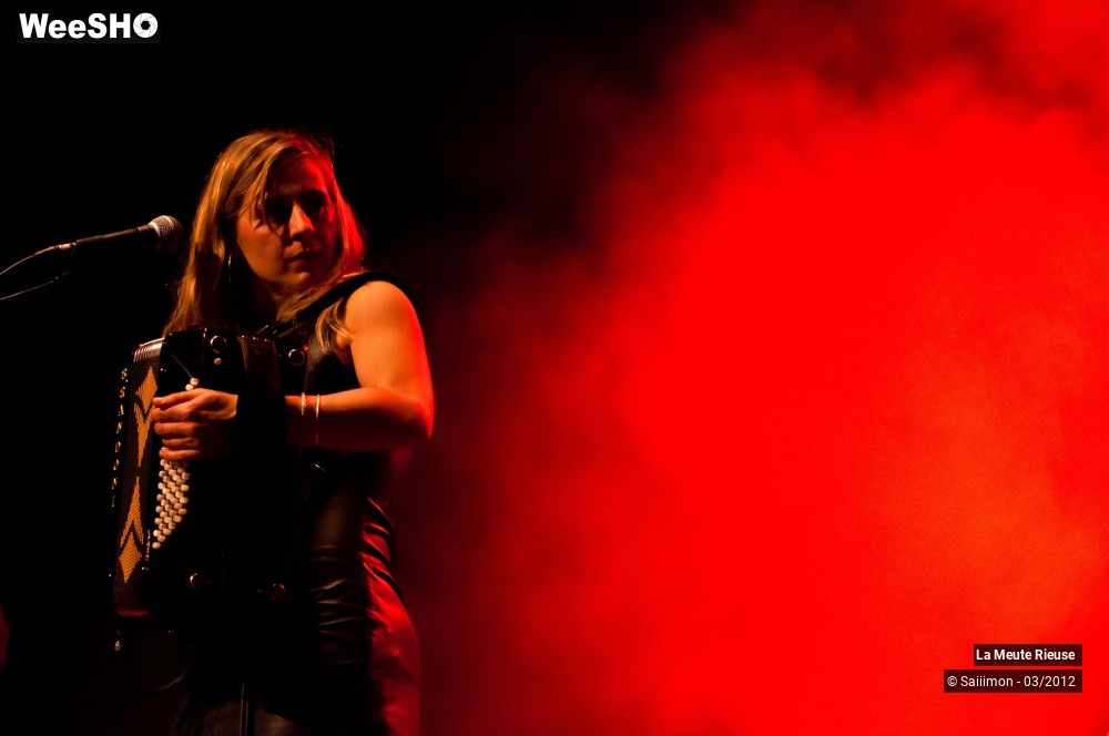 30/32 photos du spectacle La Meute Rieuse