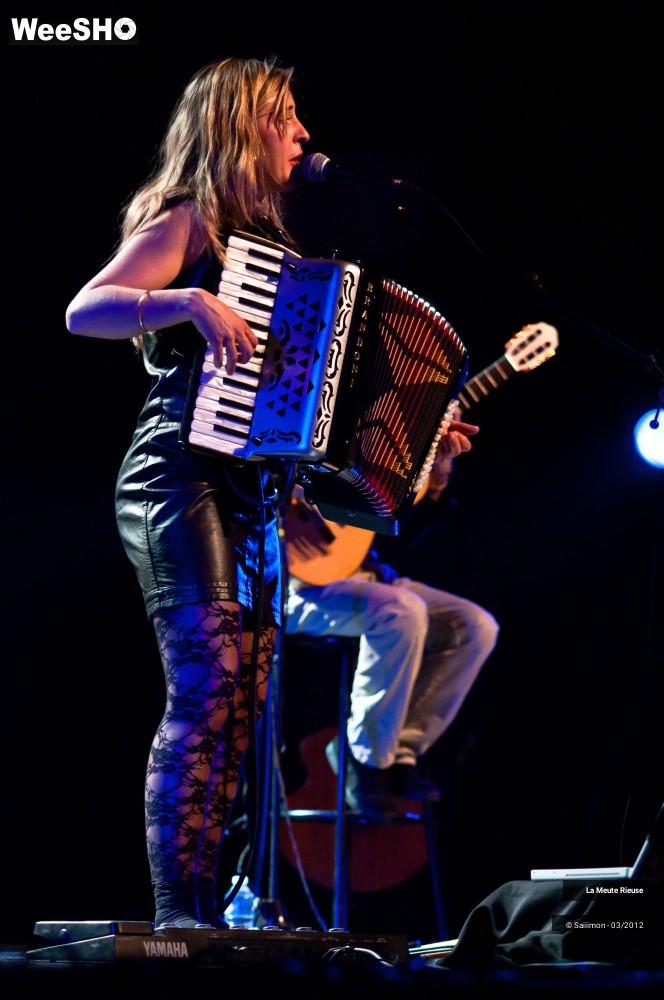 31/32 photos du spectacle La Meute Rieuse