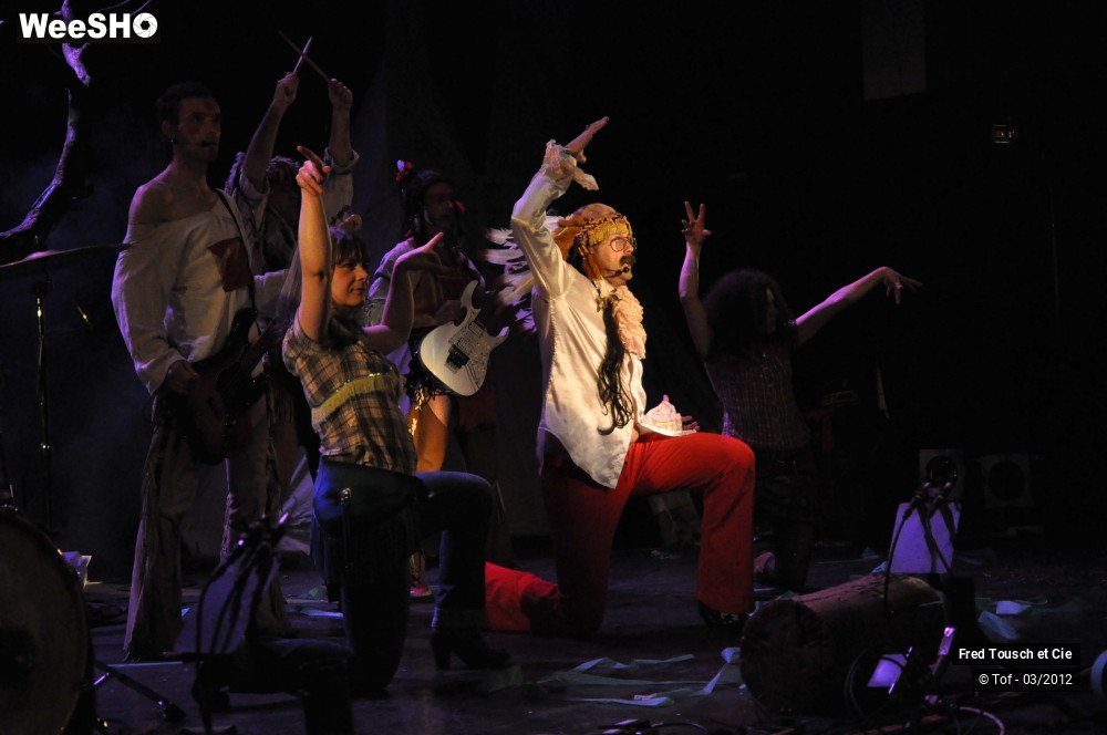 14/50 photos du spectacle Le retour du grand Renard Blanc
