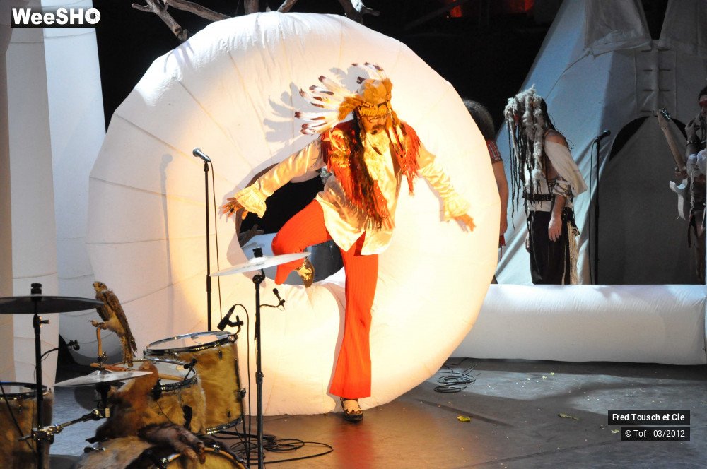 22/50 photos du spectacle Le retour du grand Renard Blanc