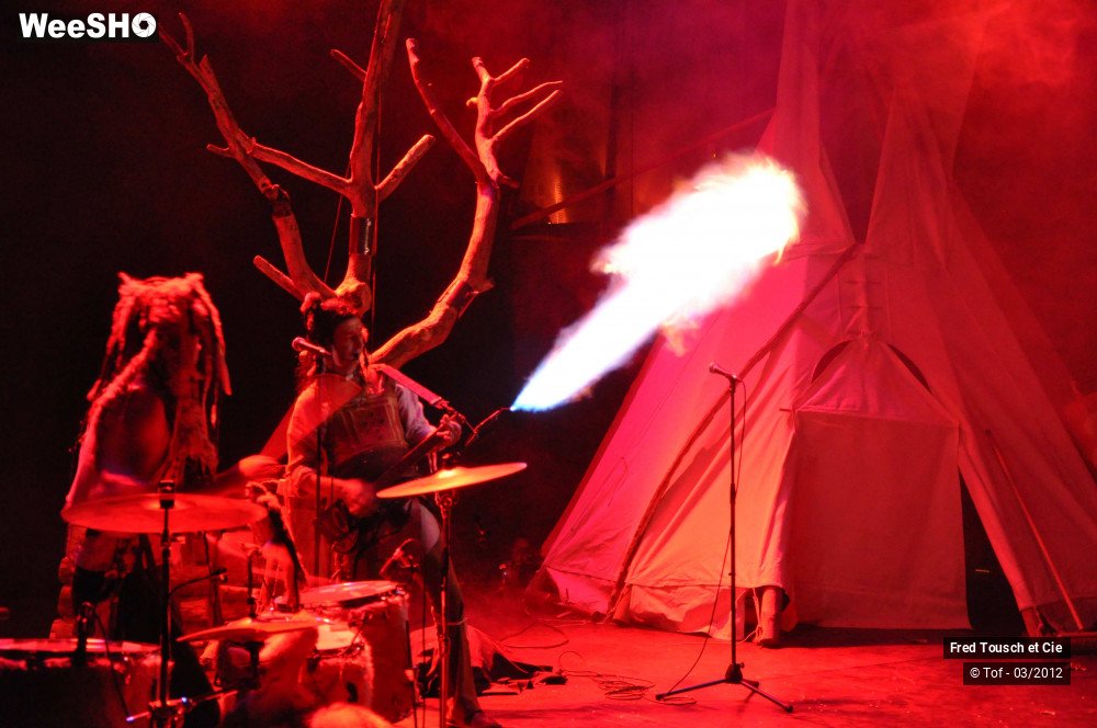 24/50 photos du spectacle Le retour du grand Renard Blanc