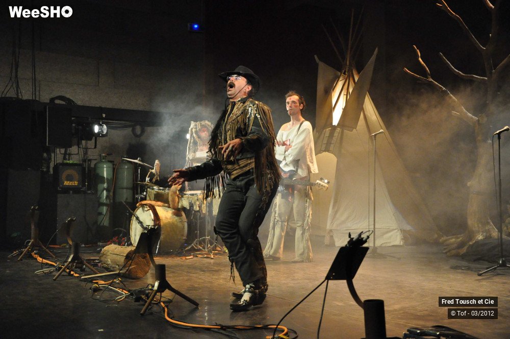 25/50 photos du spectacle Le retour du grand Renard Blanc