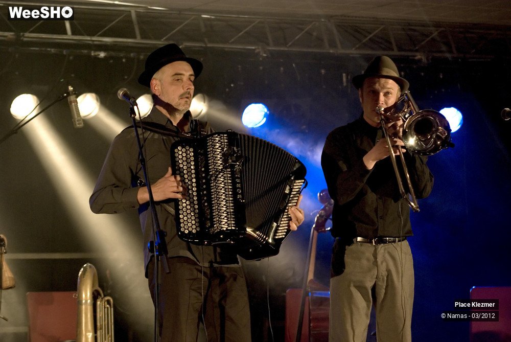15/28 photos du spectacle Place Klezmer