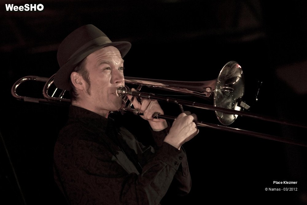 21/28 photos du spectacle Place Klezmer