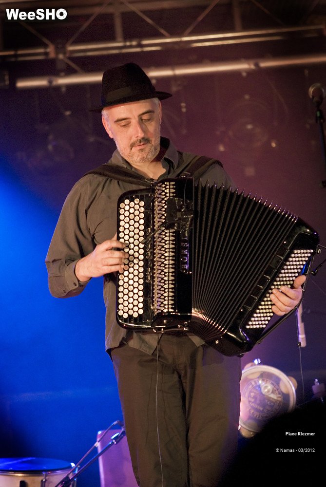 23/28 photos du spectacle Place Klezmer