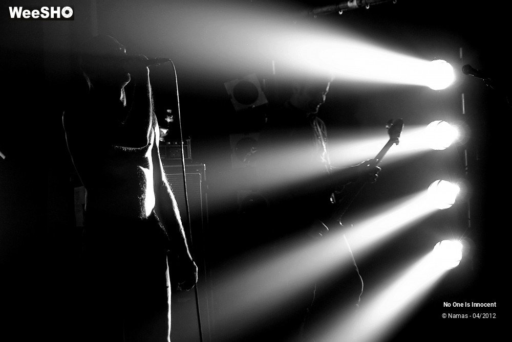 11/33 photos du spectacle No One is Innocent
