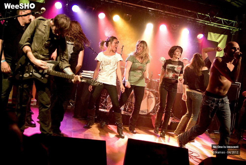 23/33 photos du spectacle No One is Innocent