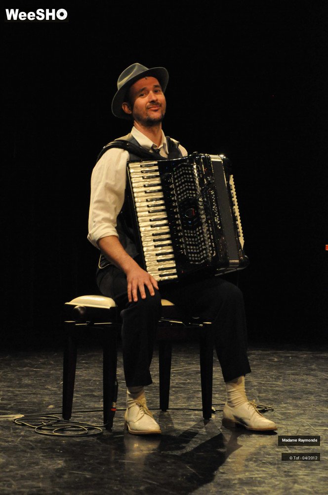 18/27 photos du spectacle Madame Raymonde