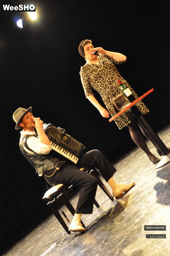 24/27 photos du spectacle Madame Raymonde