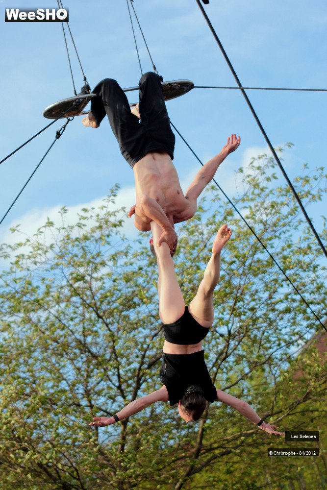 25/50 photos du spectacle LES SéLèNES Heures séculaires