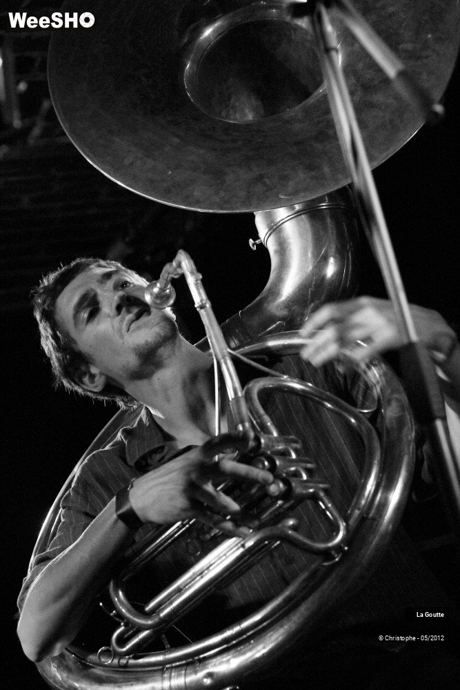 38/45 photos du spectacle La Goutte