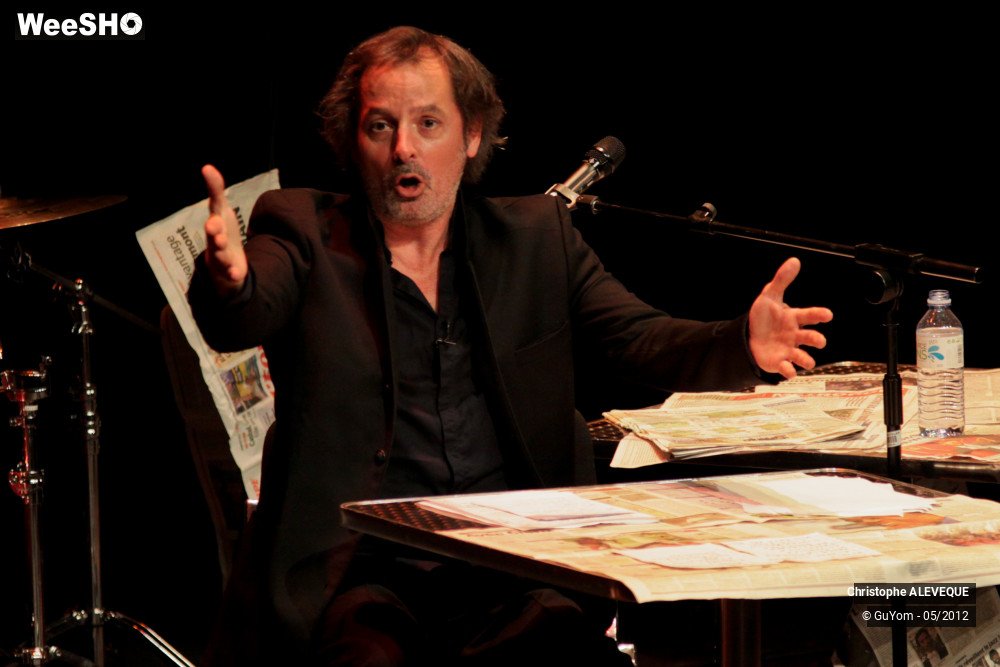 3/40 photos du spectacle Christophe ALEVEQUE