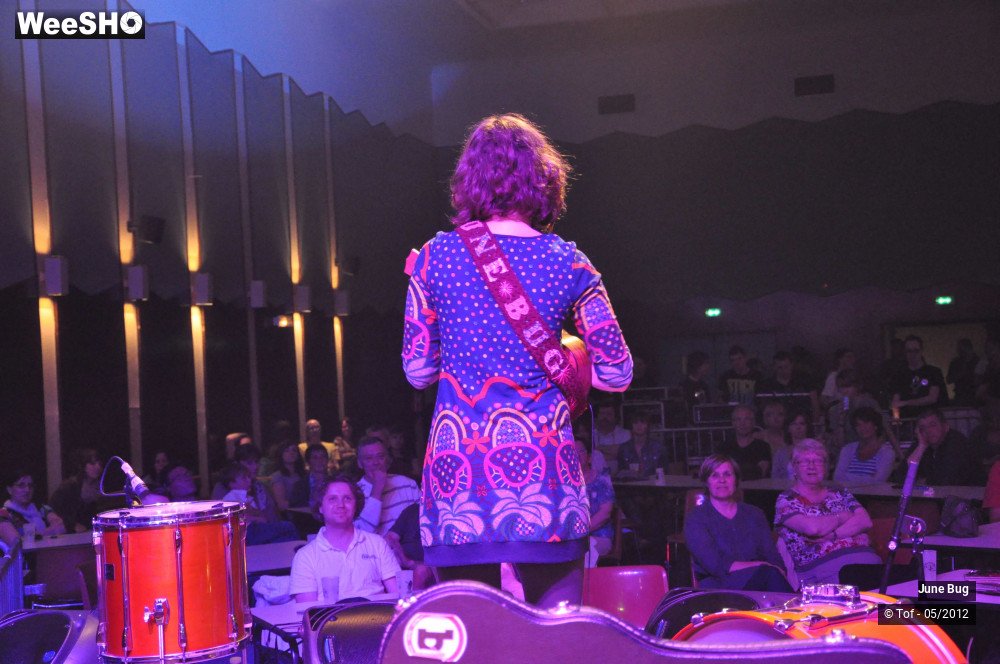 9/37 photos du spectacle June Bug