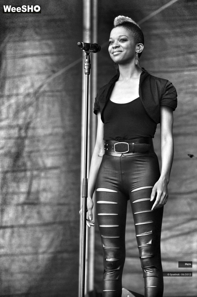25/27 photos du spectacle Shy'm