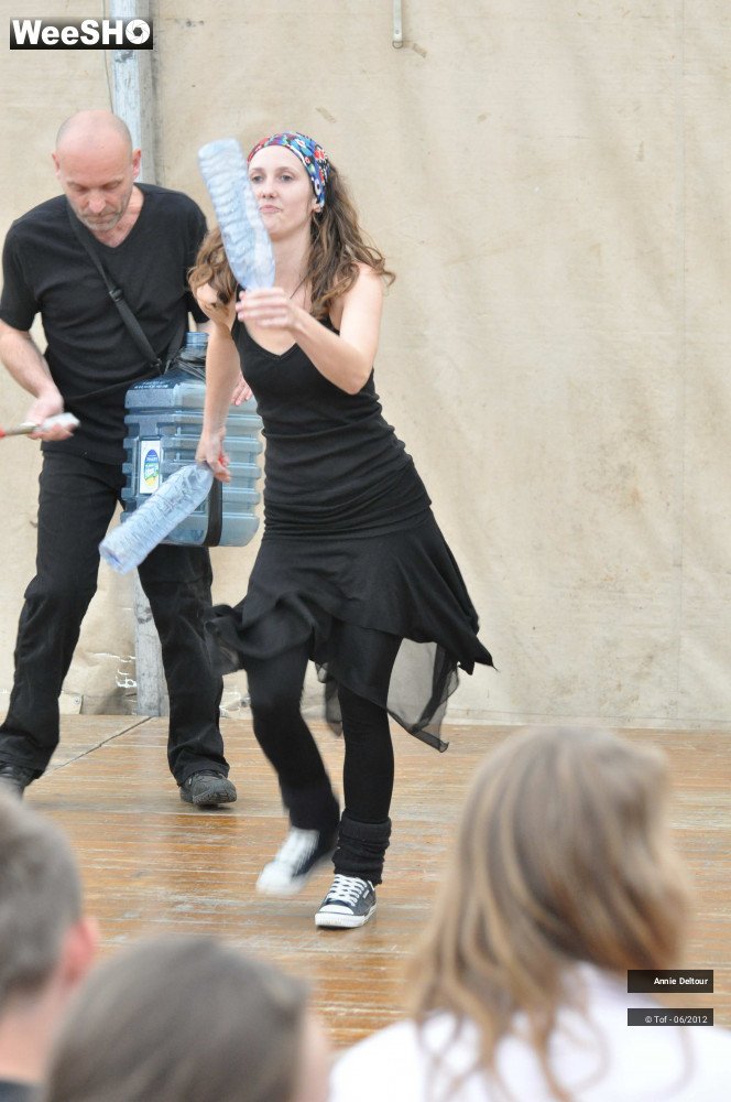 16/19 photos du spectacle Bouteilles percutées