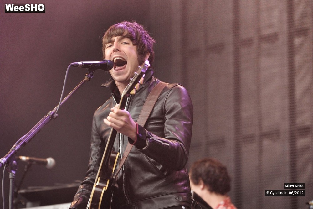 18/18 photos du spectacle Miles Kane