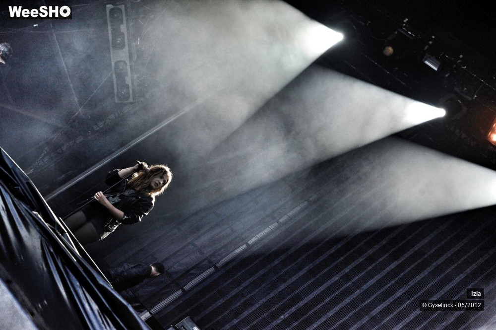 4/33 photos du spectacle Izia