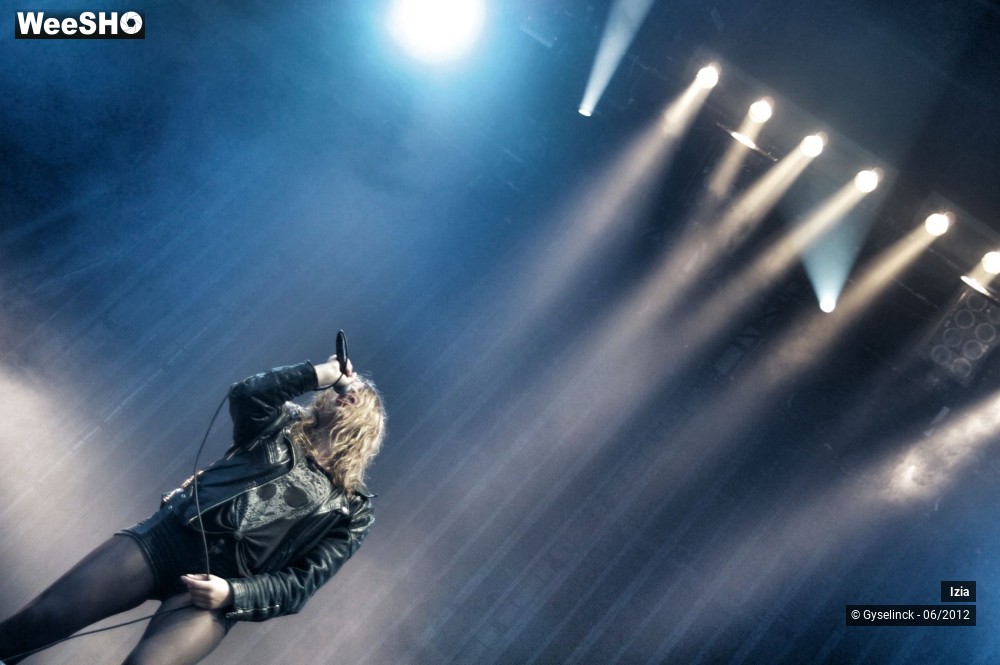 11/33 photos du spectacle Izia