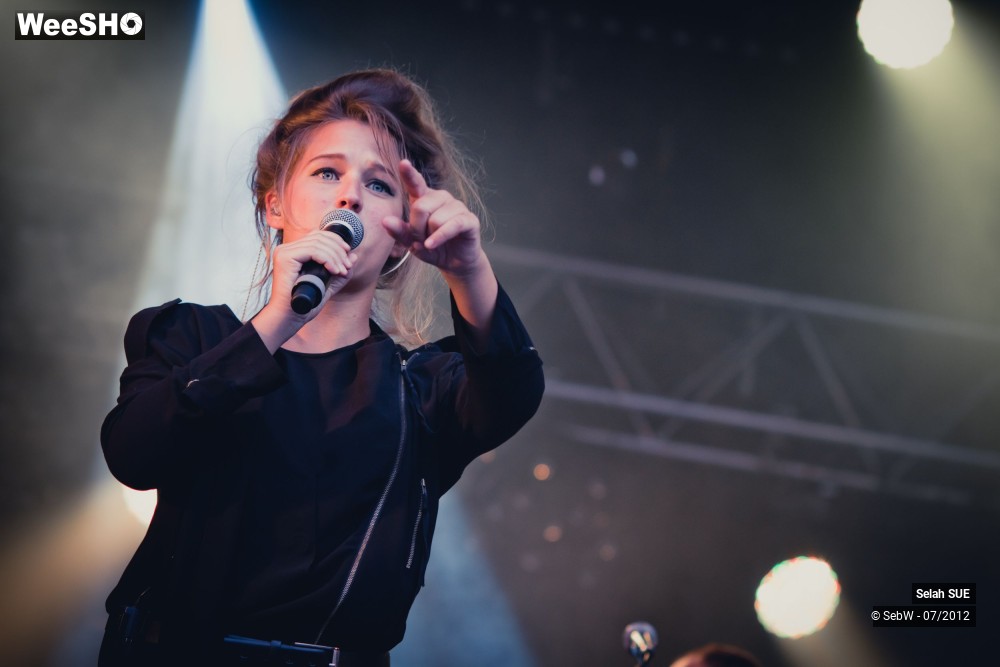 34/38 photos du spectacle Selah Sue