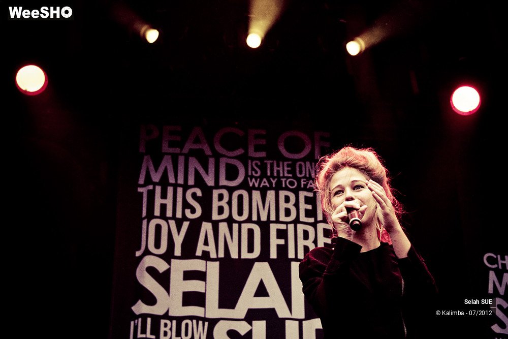 18/27 photos du spectacle Selah Sue