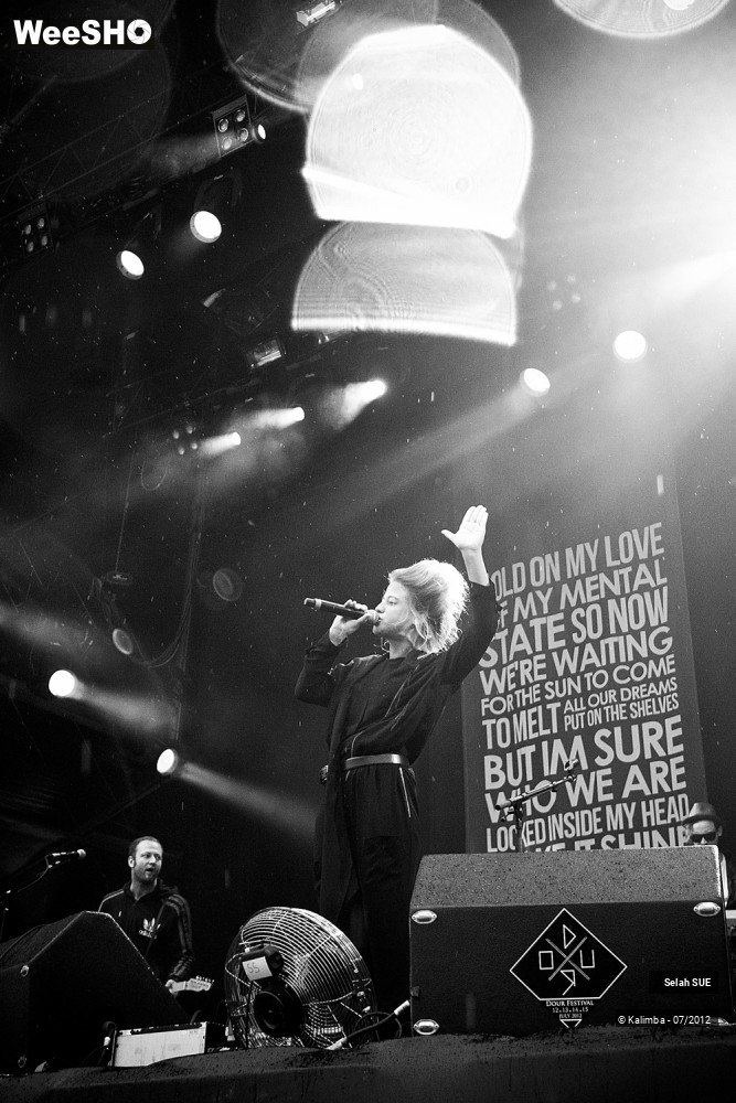 24/27 photos du spectacle Selah Sue