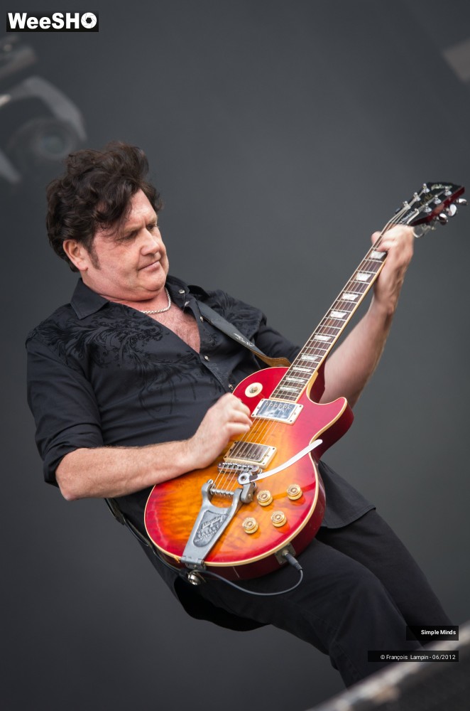 26/30 photos du spectacle Simple Minds