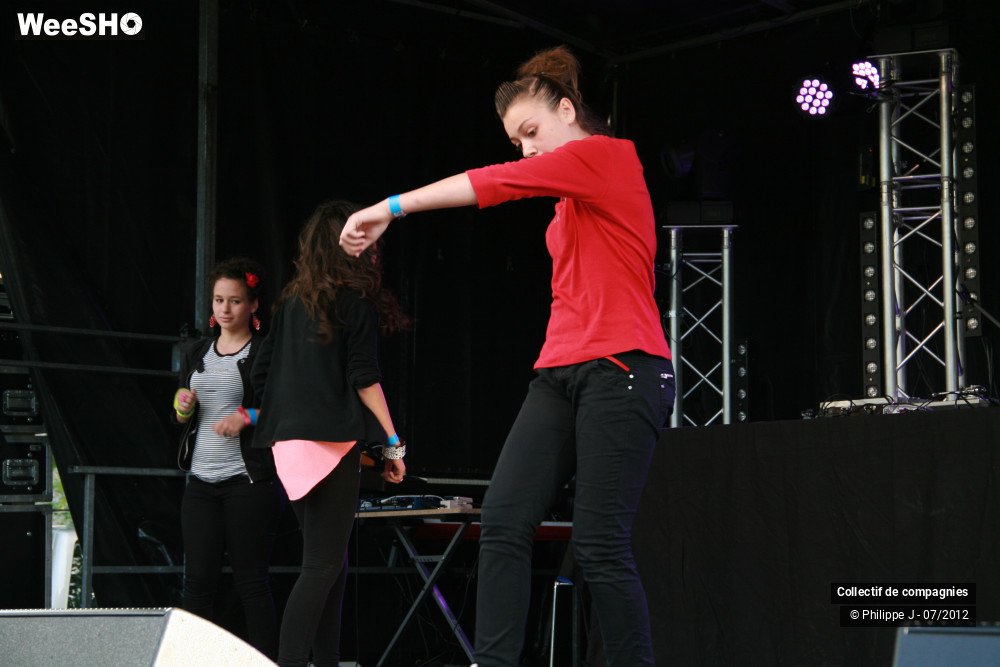 13/27 photos du spectacle Restitution danse