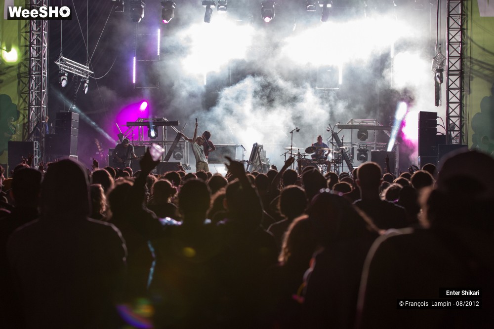 25/32 photos du spectacle Enter Shikari