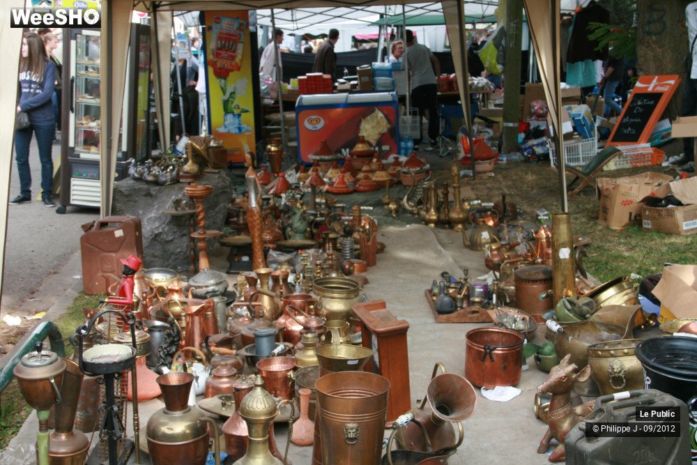 3/46 photos du spectacle La Braderie Ambiance