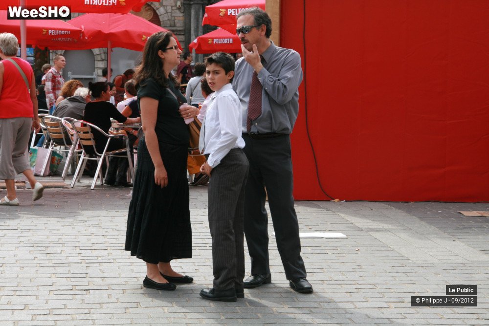 24/46 photos du spectacle La Braderie Ambiance