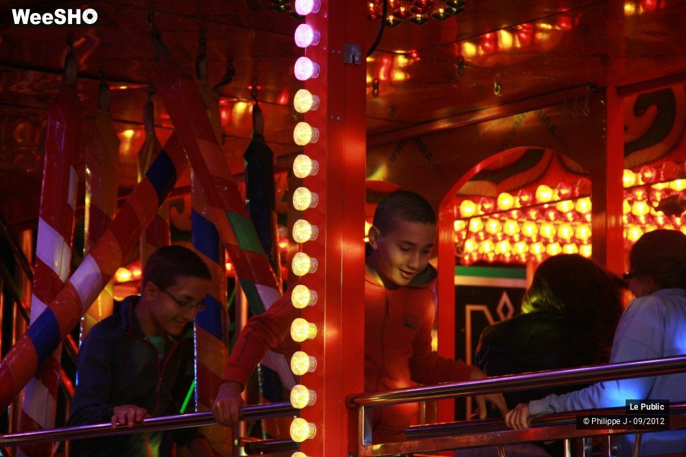 9/38 photos du spectacle Foire aux manèges 2012 Ambiance