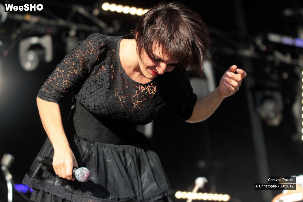 10/50 photos du spectacle Caravan Palace