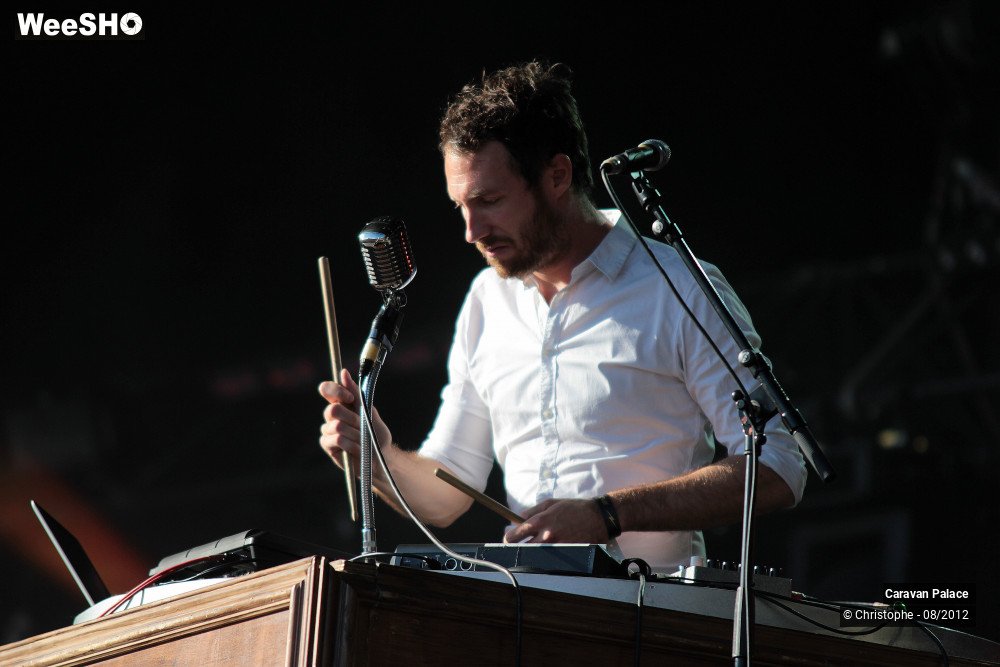 12/50 photos du spectacle Caravan Palace