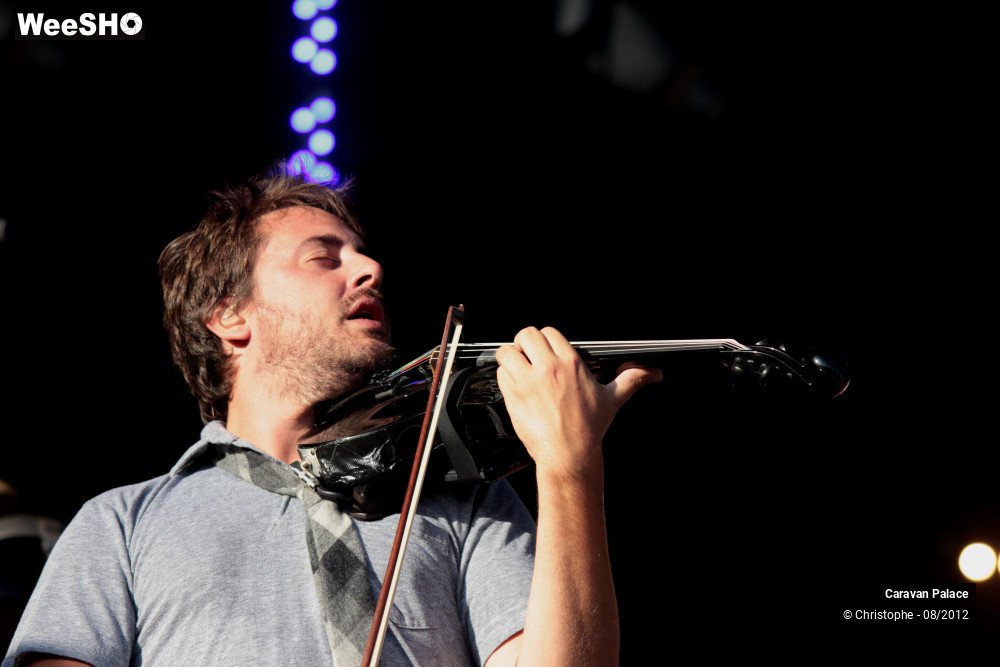 22/50 photos du spectacle Caravan Palace