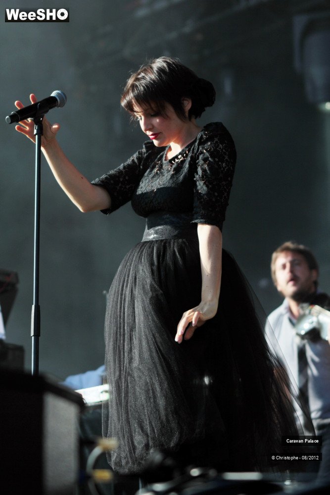 37/50 photos du spectacle Caravan Palace