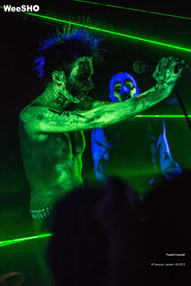 7/50 photos du spectacle Punish Yourself