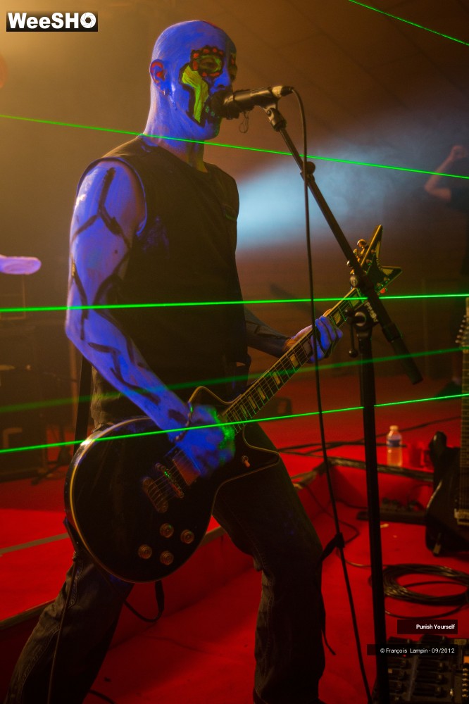 10/50 photos du spectacle Punish Yourself