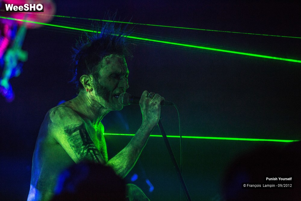 12/50 photos du spectacle Punish Yourself