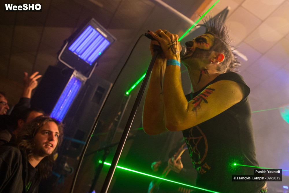 23/50 photos du spectacle Punish Yourself