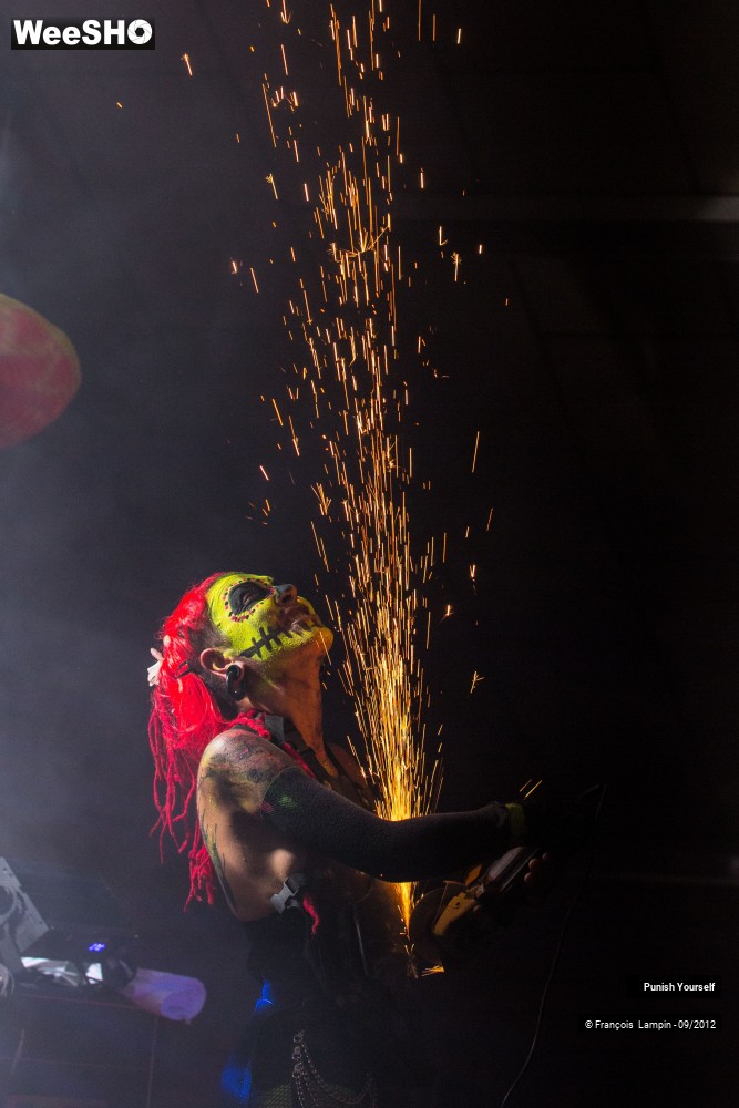 29/50 photos du spectacle Punish Yourself