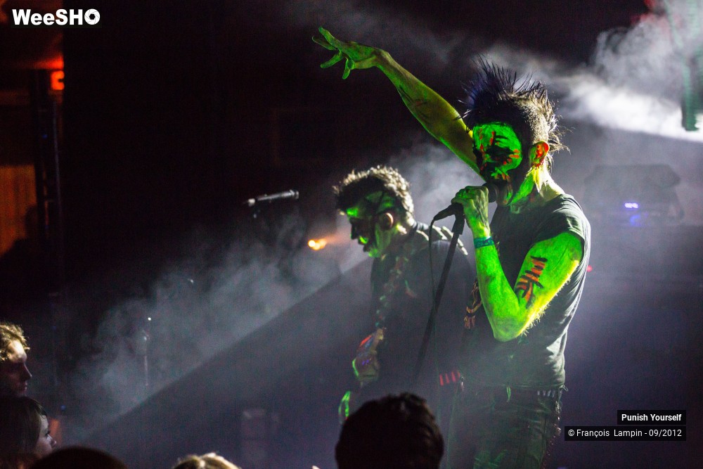 32/50 photos du spectacle Punish Yourself