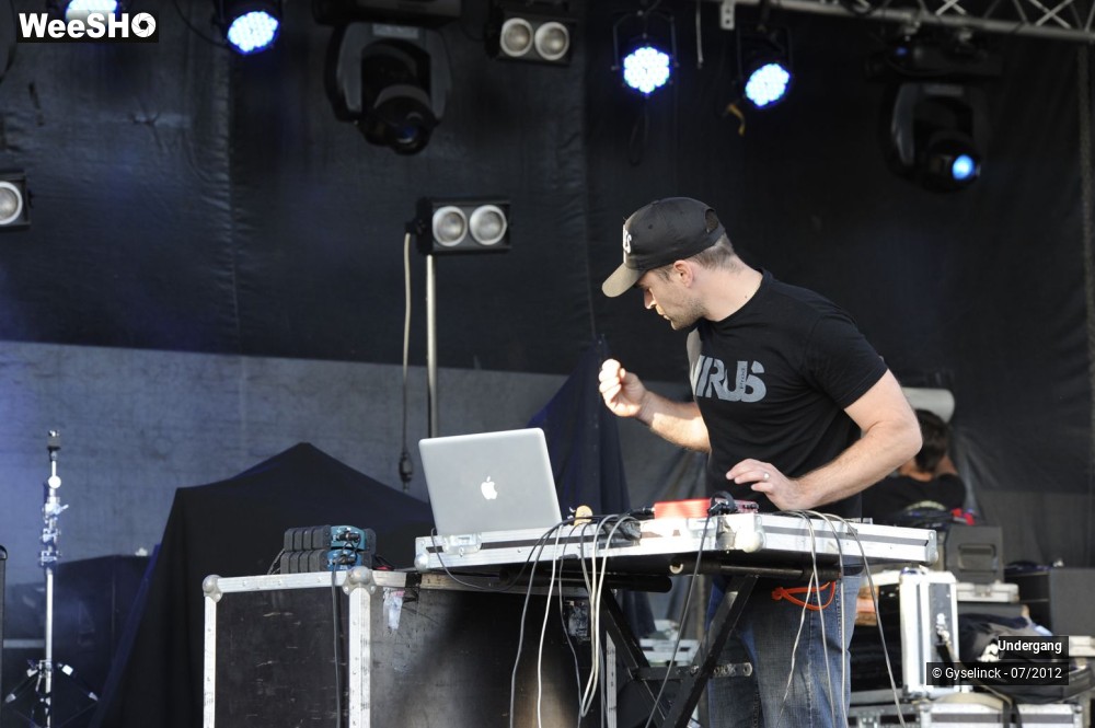 9/10 photos du spectacle Undergang