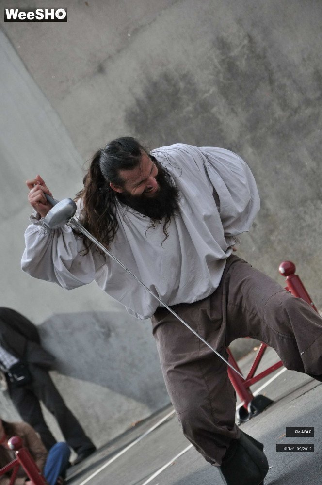 25/31 photos du spectacle Les 3 mousquetaires... en 1/2 heure